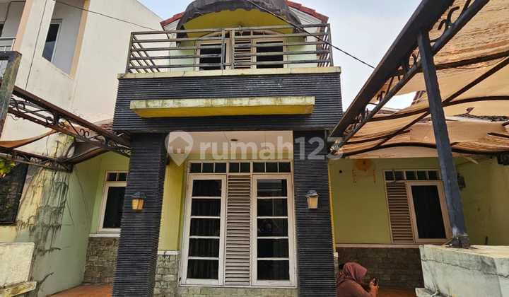 Semi-Furnished House in Sector 1G Gading Serpong, Tangerang