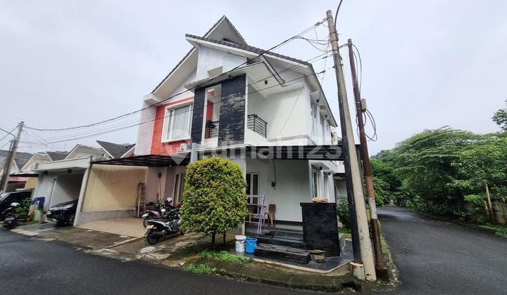 Rumah 2 Lantai Bagus Furnished SHM di Beranda Serpong, Tangerang