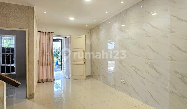 Rumah 2 Lantai Bagus SHM di Gading Serpong Cluster Bohemia, Tangerang