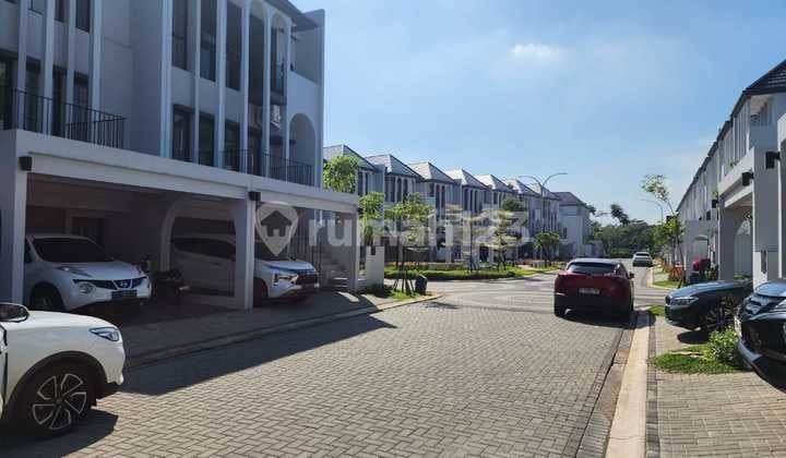 Rumah 3 Lantai Unfurnished di Cluster Aether, Tangerang