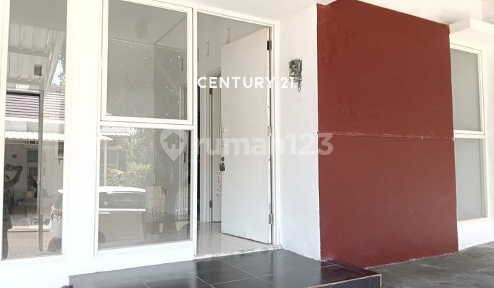 Beautiful and Comfortable Environment House at Dicitraland BSB City Semarang