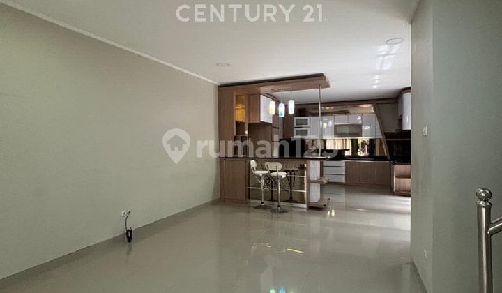 Rumah Siap Huni 2 Lantai di Cosmo Lippo Cikarang