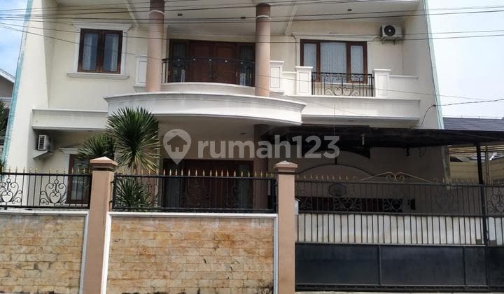 Rumah Mewah 2 Lantai Dalam Komplek Elite di Jatiwaringin, Bekasi