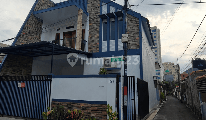 Rumah Hook Minimalis 2 Lantai Siap Huni Jatinegara, Jakarta Timur