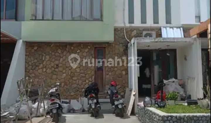 Rumah Cantik Dekat Akses Tol Jati Asih, Bekasi 2 Lantai Siap Huni