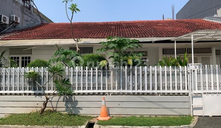 Rumah Kontrakan Bagus Furnished SHM Pondok Indah, Jakarta Selatan