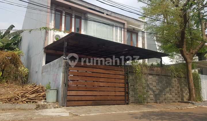 Rumah Bagus Semi Furnished SHM Cinere, Depok