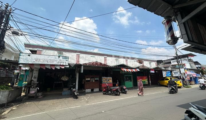 Shop House Needs Minimal Renovation 275 m2 Freehold Title Ciputat, South Tangerang