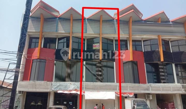 3-Story Shop House for Rent Located at Jendral Sudirman Street, Semarang. 3-Story Shop House for Rent Located at Jendral Sudirman Street, Semarang.