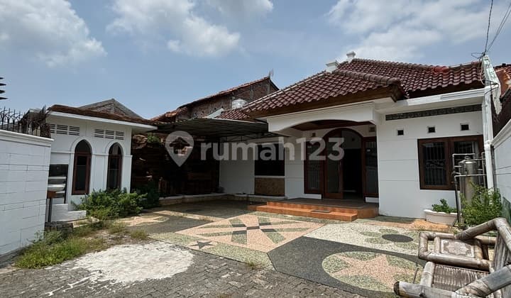 Dijual Rumah Siap Pakai Lokasi di Jl. Menoreh Raya Semarang