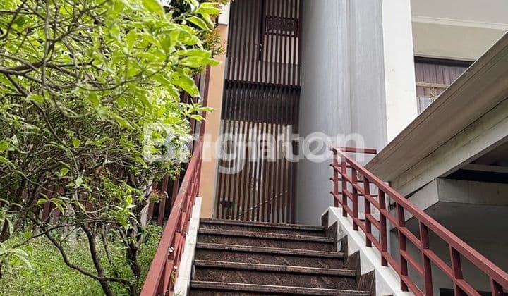 Rumah Mewah Semi Furnish di Harapan Indah Bekasi