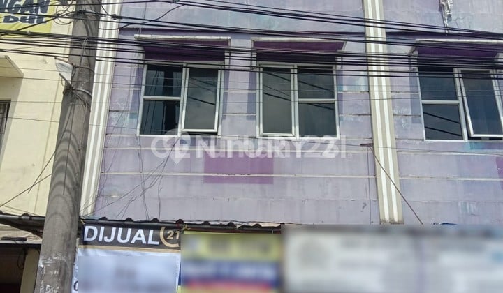 4-Storey Shop House on Kebon Jahe Main Road Near Campus