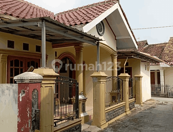 Kontrakan 2 Pintu Sumurpecung Akses Tol