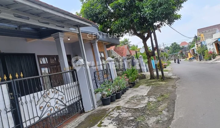 Cibeber Kencana Terraced House Suitable for Office Use