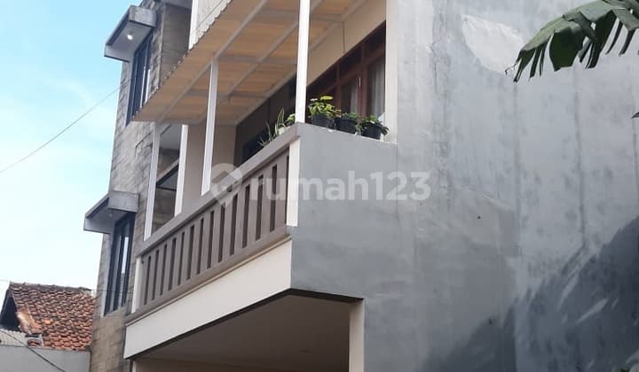 Rumah 3 Lantai Modern Nyaman Strategis Di Dago Kota Bandung