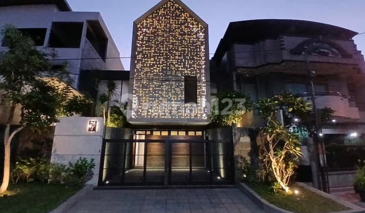Rumah Mewah 2 Lantai Bergaya Japandi Sumbersari