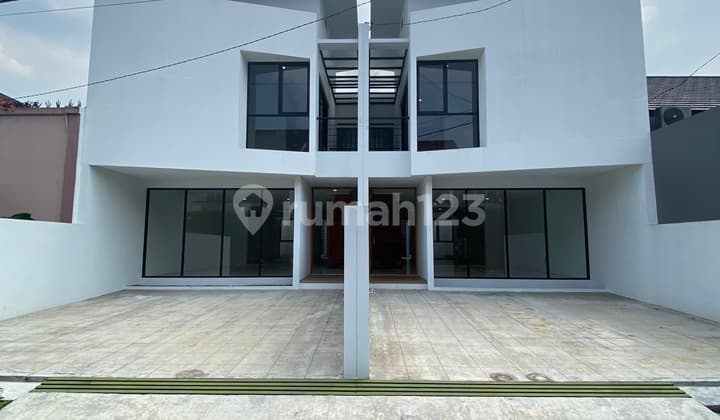 Rumah Baru 2 Lantai Desain Modern Dekat Tol di Kopo Mas Bandung