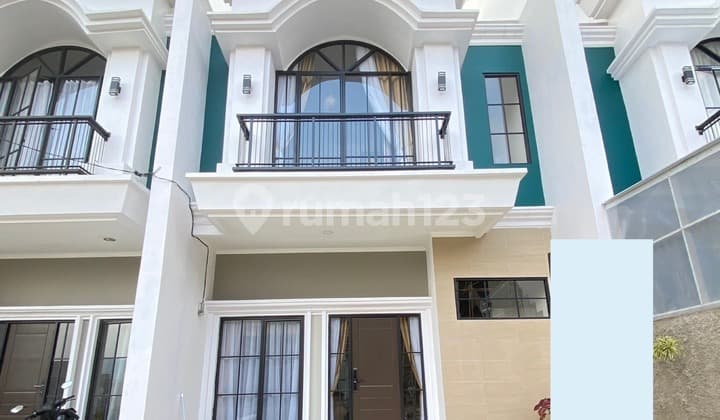 Rumah Baru 2 Lantai Dekat Akses Tol Buah Batu