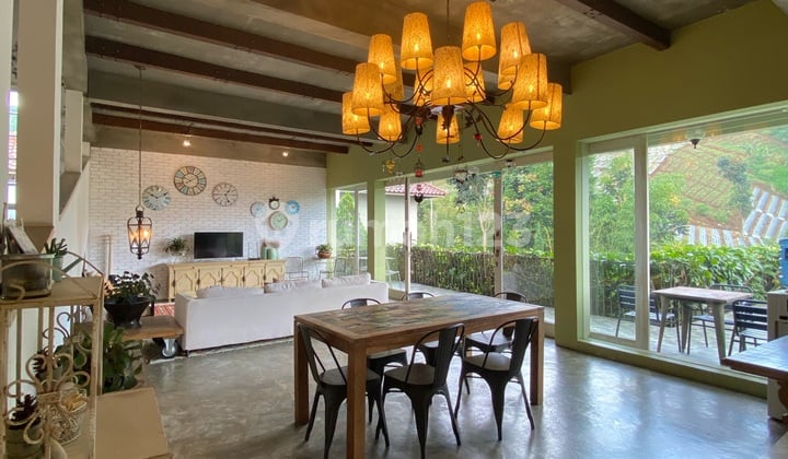 Rumah Villa Dago Pakar 3 Lantai Full Furnish