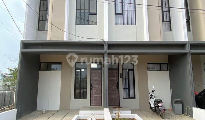 Rumah Baru 2 Lantai Sangat Strategis Dekat Akses Tol Buah Batu