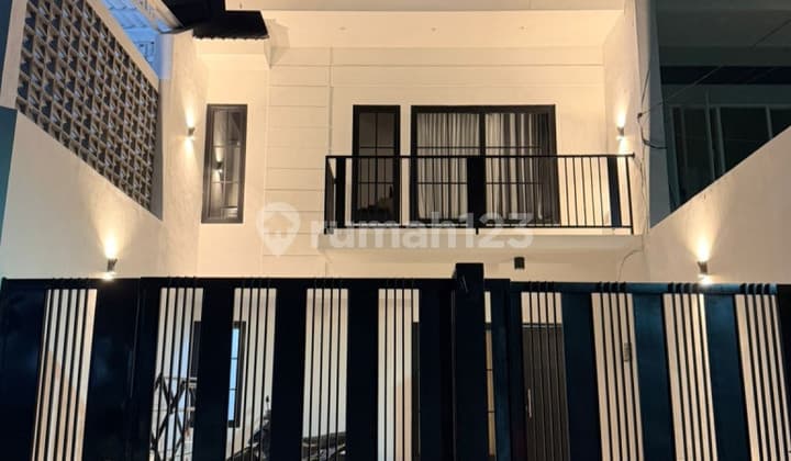 For Sale Semi Furnished American Classic Green Mansion Regency