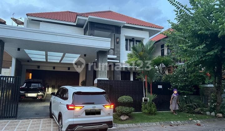 Selling House Graha Family West Surabaya