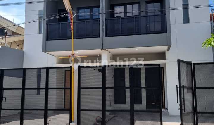 Rumah Baru Murah Siap Huni di Surabaya Timur Setro Timur