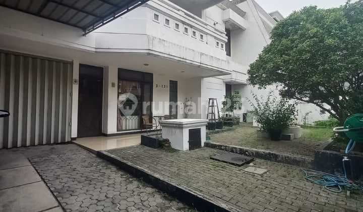 Quick sale!! Price reduced, house for sale in Graha Family, West Surabaya.
