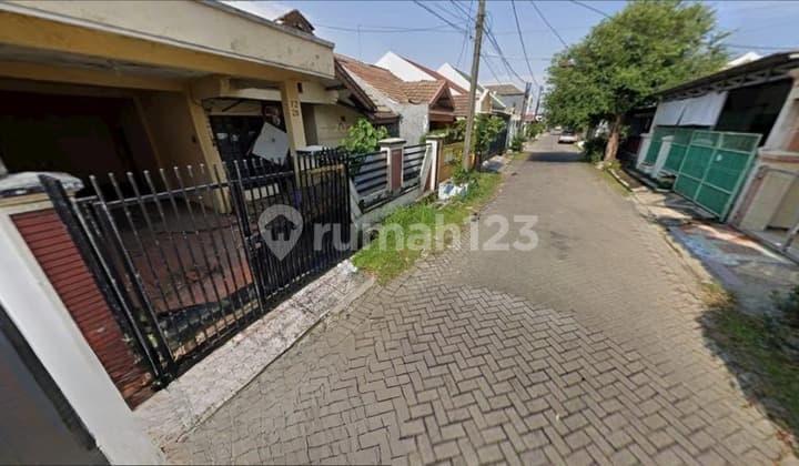 Dijual Rumah Lama Hitung Tanah di Taman Pinang Sidoarjo