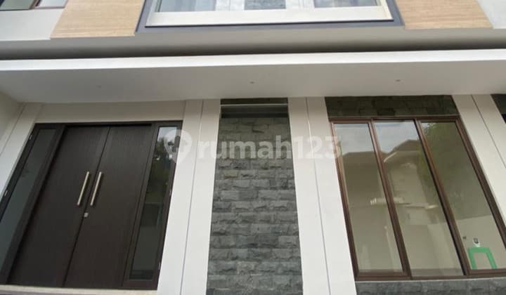 Dijual Rumah Citraland Utama Cluster International Village Langka