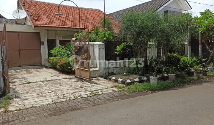 For Sale: House and Office in Rungkut Asri Barat
