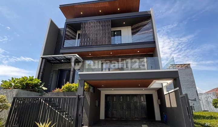 New Modern Minimalist Split Level House at Citraland Waterfront