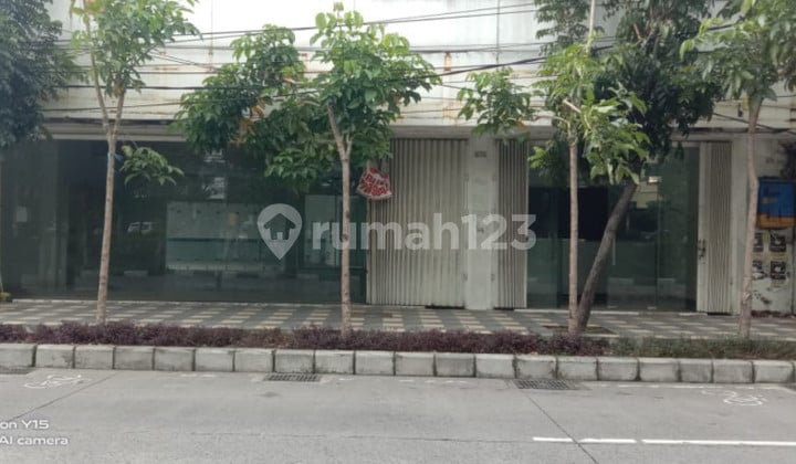 Commercial Building Ruko West Surabaya Strategic Location Suitable for Business