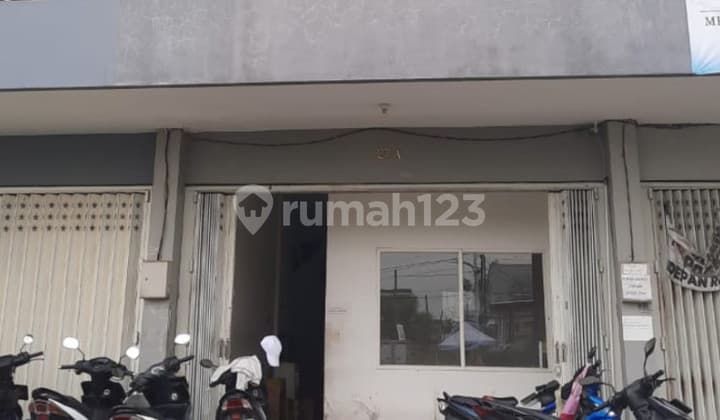 Disewakan Ruko di Raya Dian Istana Siap Huni