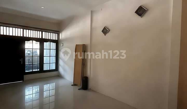 Dijual Rumah 2 Lantai Siap Huni di Perumnas Banyumanik