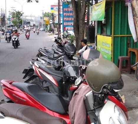 Dijual Cepat Rumah Pinggir Jalan Depan Rumah Sakit Kedungmundu Raya Bs