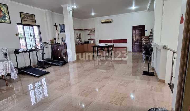 Rumah 2.5 Lantai Di Duri Kepa Siap Huni Bagus Dan Rapi