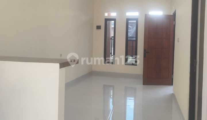 Celling Tinggi 3.6M, Hadap Utara, Lingkungan Nyaman Rumah di Harapan Indah, Bekasi #1428