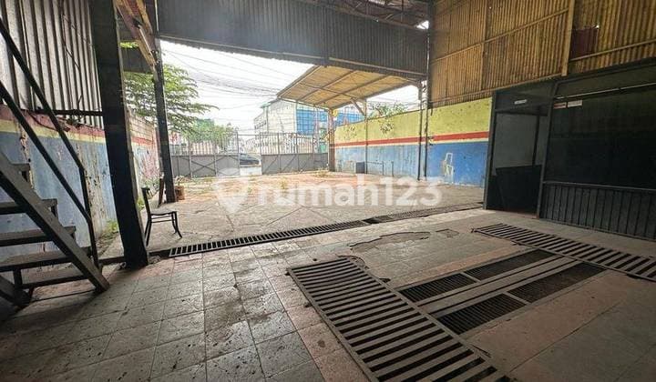 Gudang Open 300M Jalan Utama Siliwangi - Narogong Tol Bekasi Barat. #831