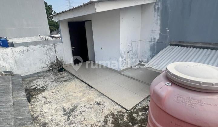 Ada Rooftop Semi Furnish, Rumah di Golden City Bekasi Utara #1443