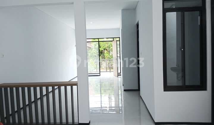 Jual Rumah 1 Lantai Bagus SHM di Taman Kopo Indah