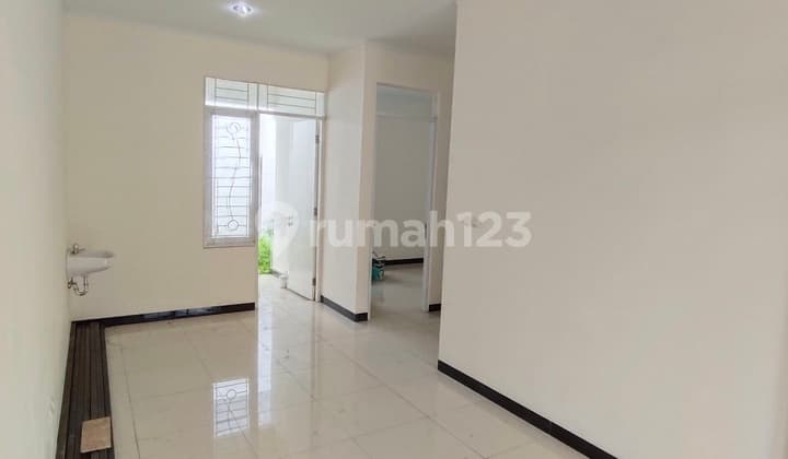 Sewa Rumah Baru Minimalis di Taman Kopo Indah
