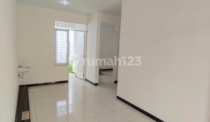 Sewa Rumah Baru Minimalis di Taman Kopo Indah