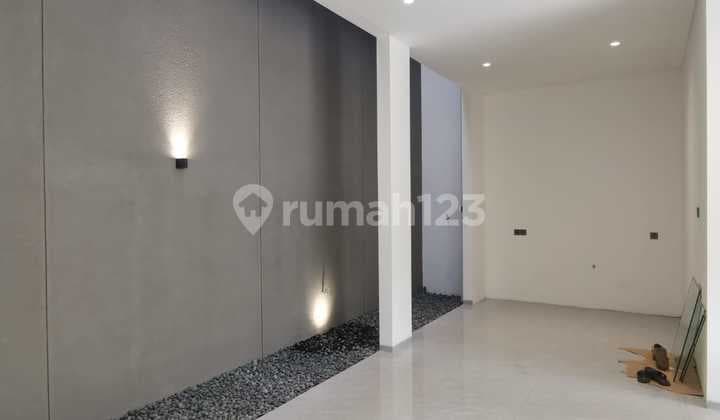 Rumah Baru Minimalis 2 Lantai di Setraduta Sayap Pasteur