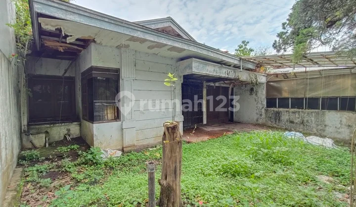 Hitung Tanah !! Bangunan Lama Lebar Muka 11 di Kopo Sari