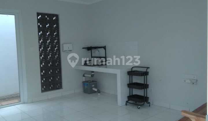 Turun Harga ! Jual Cepat Rumah 2 Lantai di Summarecon Bandung