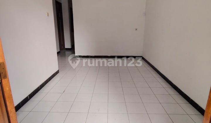 House suitable for Business Near Main Road Taman Kopo Indah
