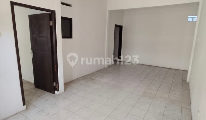 Rumah 1 Lantai SHM Dekat ke Jalan Utama Taman Kopo Indah