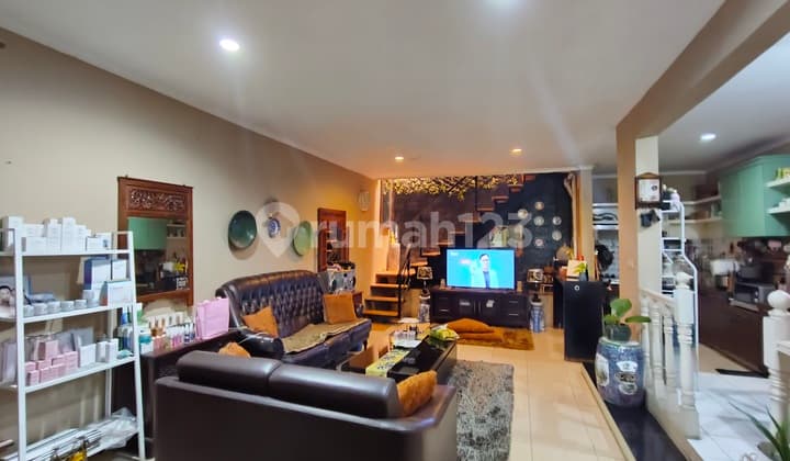 Turun Harga !! Rumah 2 Lantai SHM di Kota Baru Parahyangan