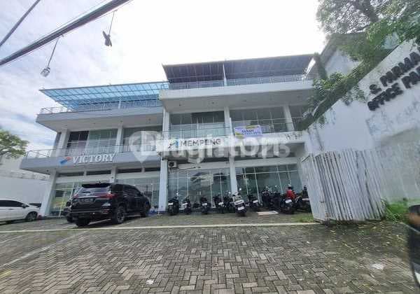 Ruko Hook 3 Lantai Strategis Cocok untuk Bisnis dan Investasi